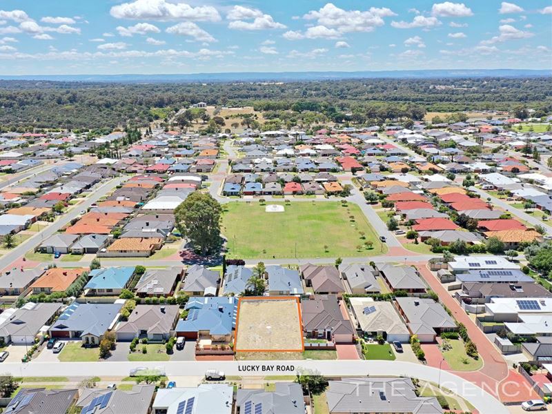 11 Lucky Bay Road, Secret Harbour