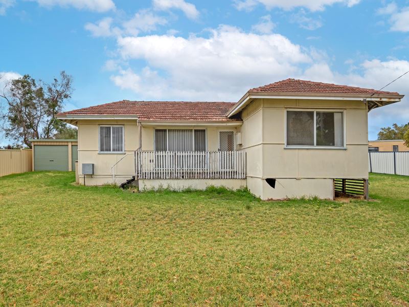 63 Minor Road, Orana WA 6330