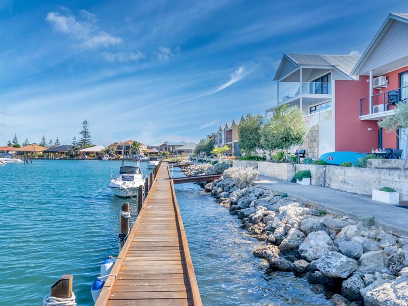23/19 San Marco Quays, Halls Head WA 6210