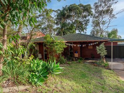 15 Marmion Street, Kelmscott WA 6111