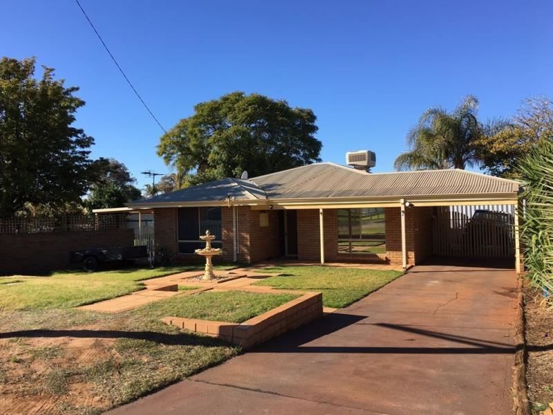 10 Compton Court, Hannans