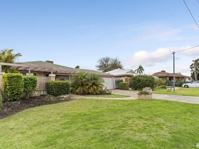 46 Henderson Drive, Seville Grove WA 6112