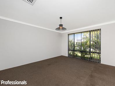 18 Madeira Turn, Byford WA 6122