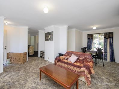 4 Harcourt Place, Bellevue WA 6056