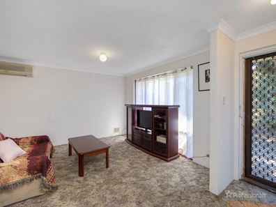 4 Harcourt Place, Bellevue WA 6056