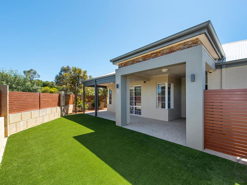 1 Breaksea Court, Golden Bay