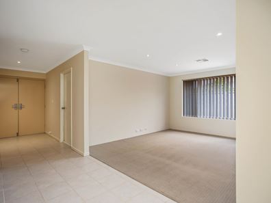 23 Southampton Drive, Piara Waters WA 6112