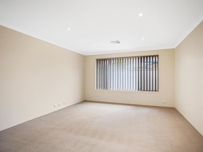 23 Southampton Drive, Piara Waters WA 6112