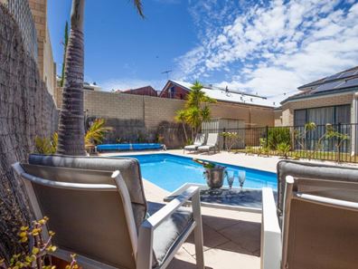 18 Mariners View, Mindarie WA 6030