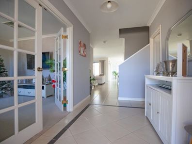 18 Mariners View, Mindarie WA 6030