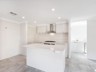 35 Kardan Boulevard, Byford WA 6122