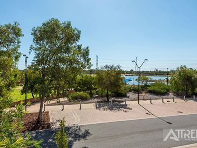 62 Dorney Esplanade, Champion Lakes WA 6111