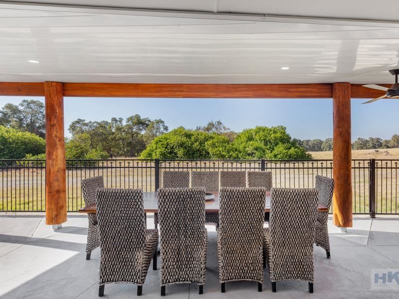 18 Sunridge Close, Caversham