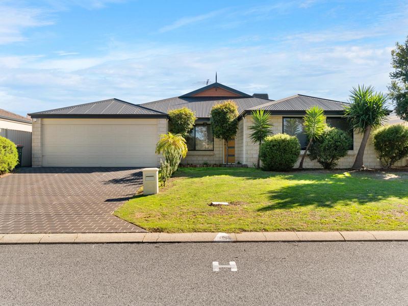 25 Shiralee bend, Carramar
