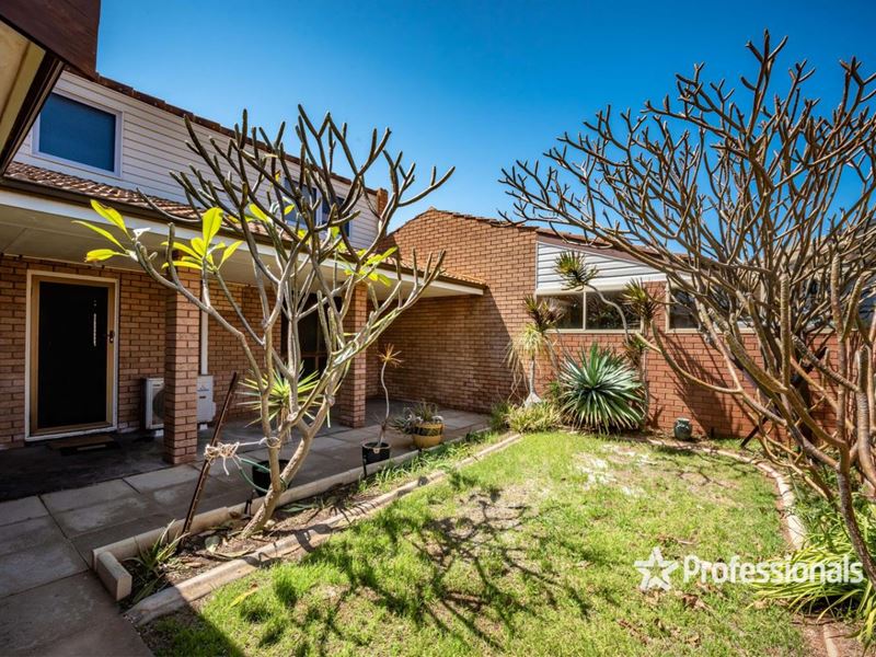 4/3 Sardam Place, Mahomets Flats