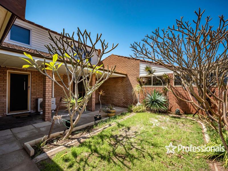 4/3 Sardam Place, Mahomets Flats WA 6530