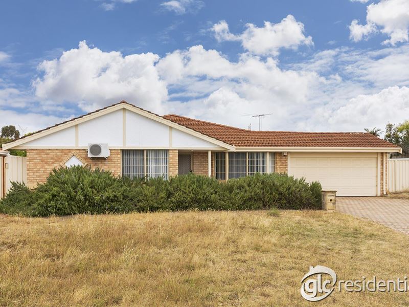 1 Pomaderris Place, South Lake