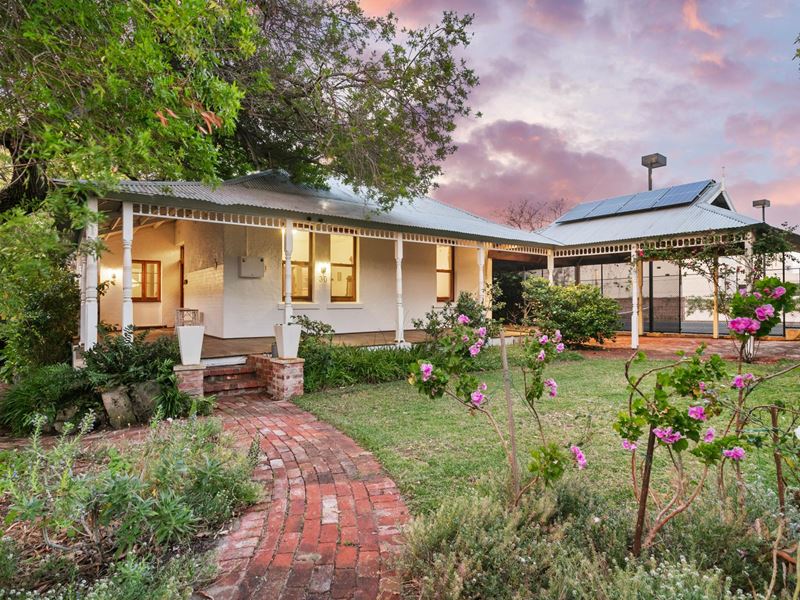30 Airlie Street, Claremont