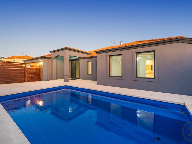 12 Capricorn Mews, Halls Head