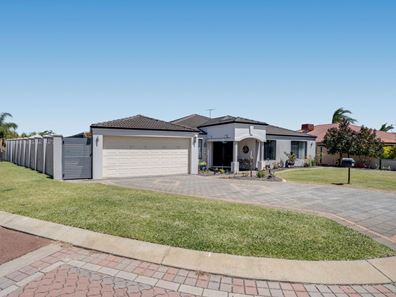 19 Herdsman Court, Success WA 6164