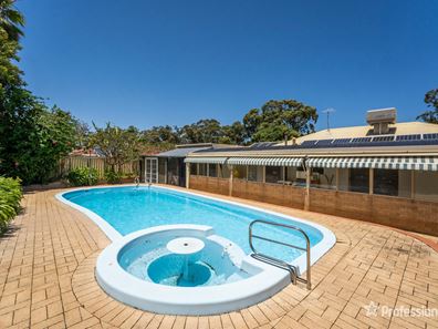 10 Grafton Drive, Dudley Park WA 6210