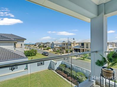 18 Abercrombie Rise, Madora Bay WA 6210