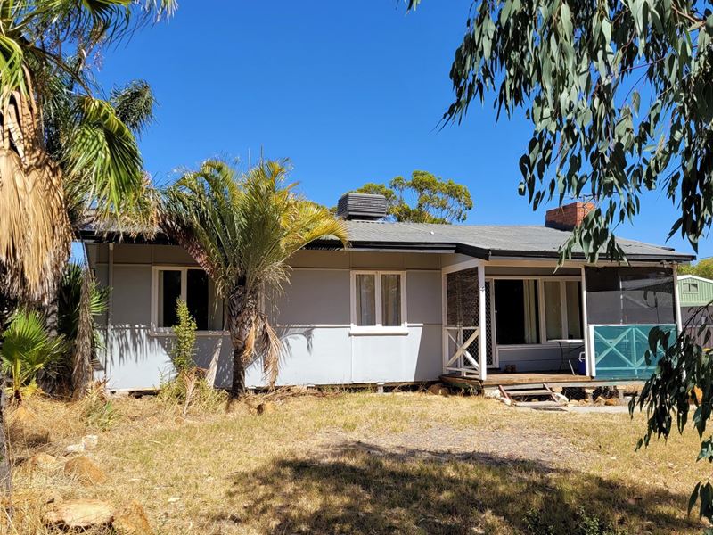 4 Lee Steere Street, Moora