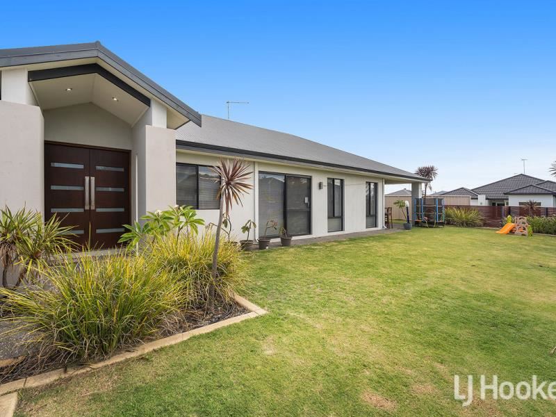 24 Pinehurst Loop, Meadow Springs