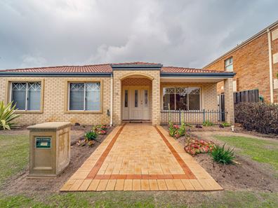 15 Lynch Avenue, Rockingham WA 6168