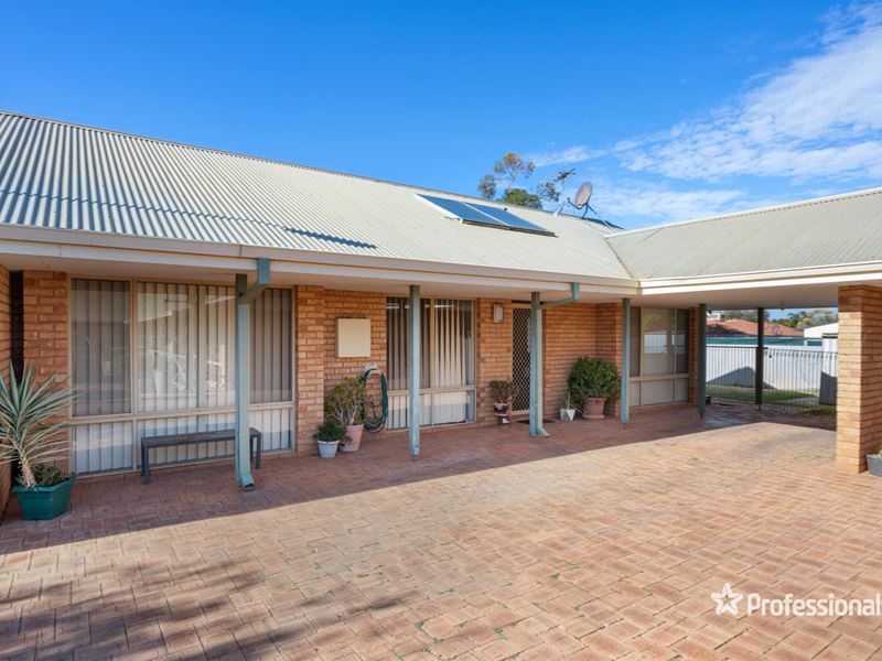 2/15-17 Burton Place, West Lamington