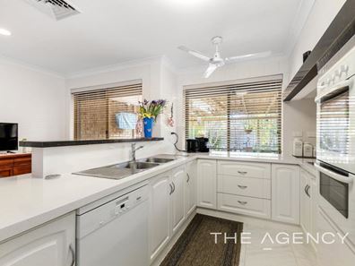 61 Marvell Avenue, Lake Coogee WA 6166