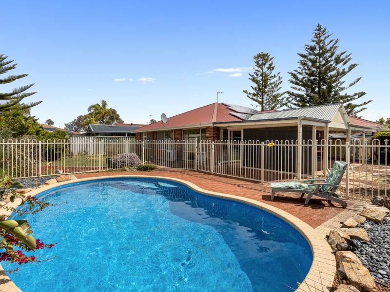 17 Montebourg Meander, Port Kennedy WA 6172