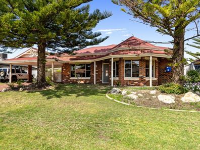 17 Montebourg Meander, Port Kennedy WA 6172