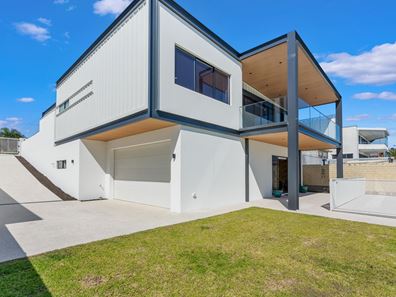 6 Marsh Place, Halls Head WA 6210