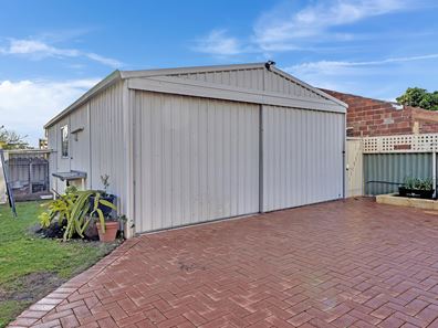 39 Wooleen Street, Golden Bay WA 6174