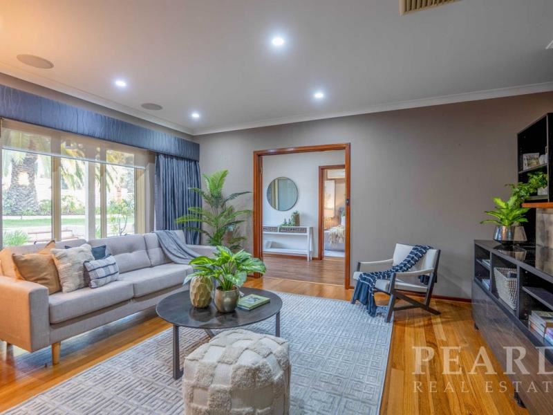 4 Lockyer Court, Duncraig
