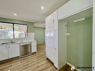 18 Chester Way, Rockingham WA 6168