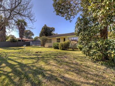 2 Warren Road, Maida Vale WA 6057