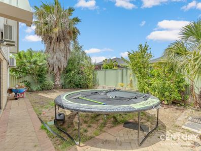 136D Centre Street, Queens Park WA 6107