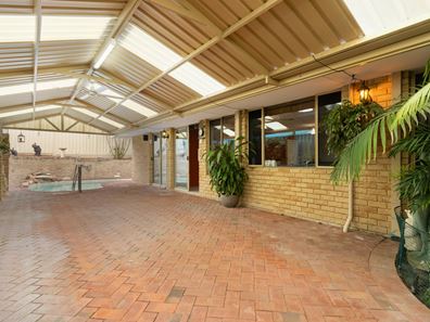 32 Underwood Grove, Kardinya WA 6163