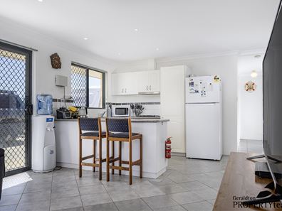 84 Chapman Valley Road, Waggrakine WA 6530