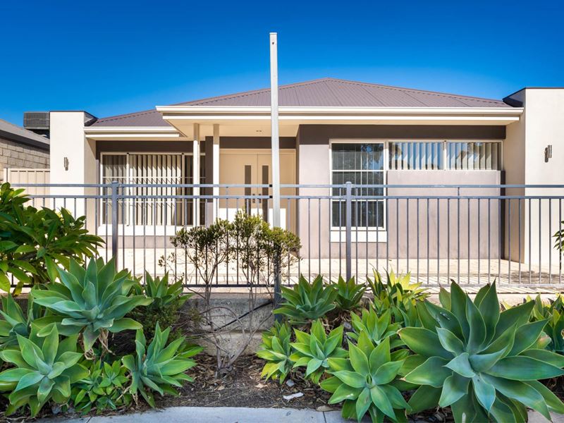 16 Greeson Parkway, Secret Harbour WA 6173