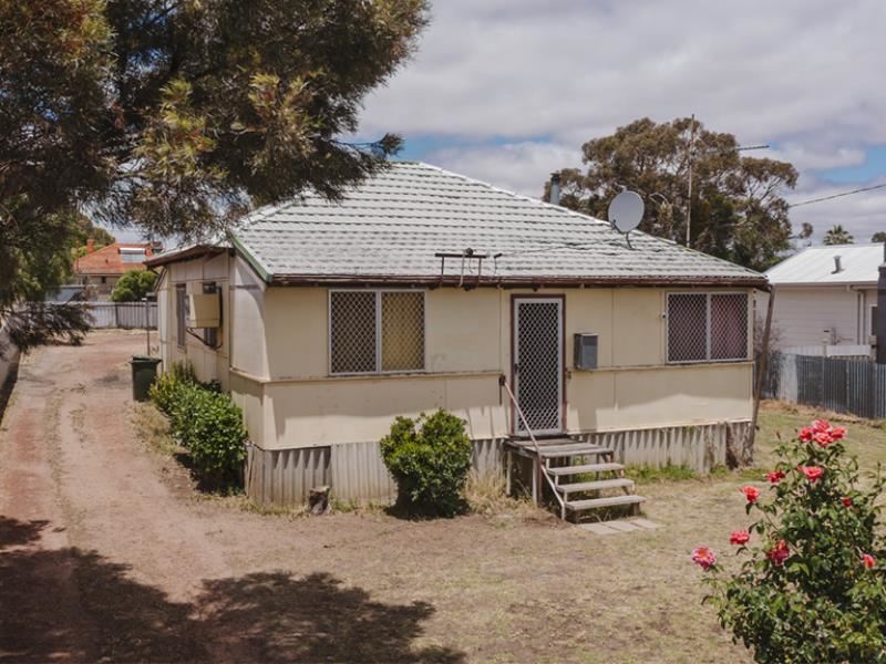 52 Northwood Street, Narrogin
