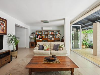 3/9-11 Wingfield Avenue, Crawley WA 6009
