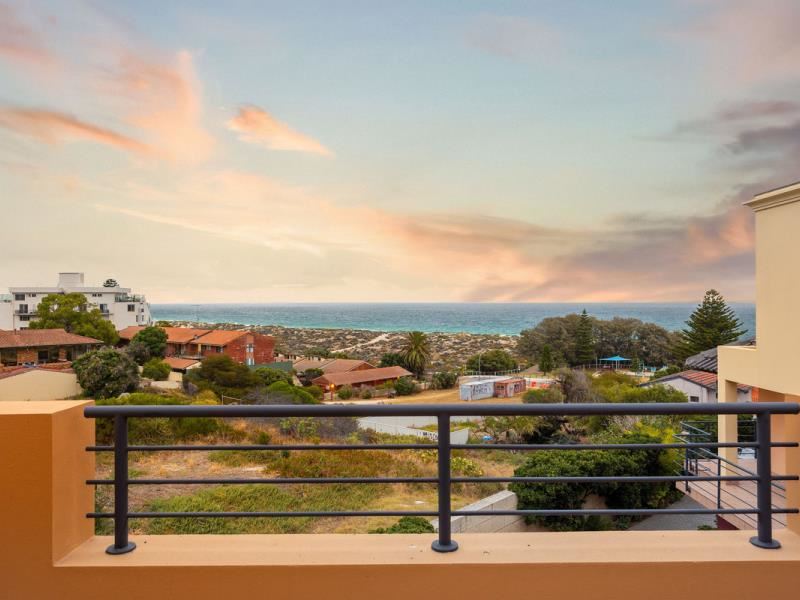 1/271 West Coast Highway, Scarborough