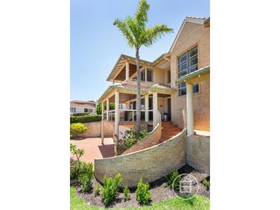 4 De Rouen Rise, Sorrento WA 6020