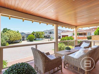 4 De Rouen Rise, Sorrento WA 6020