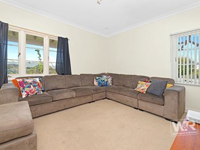 7 Angove Road, Spencer Park WA 6330