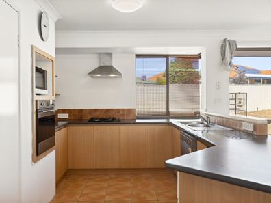 2 Ossian Way, Kinross WA 6028