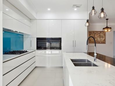 2 Tropicbird Drive, Banksia Grove WA 6031